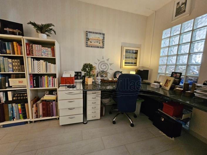 Image No.24-9 Bed Villa / Detached for sale