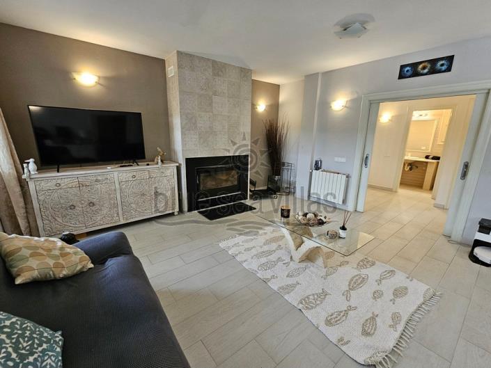 Image No.17-9 Bed Villa / Detached for sale