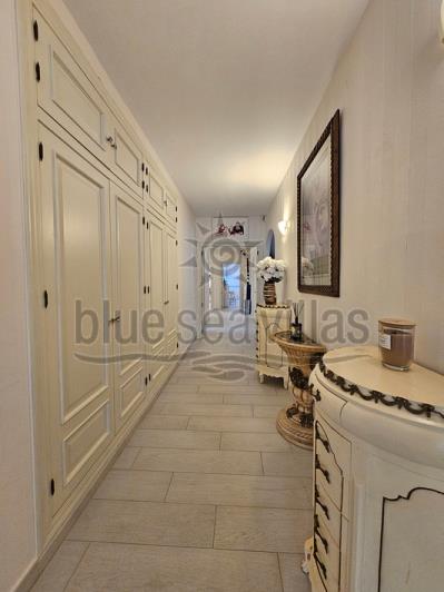 Image No.26-9 Bed Villa / Detached for sale