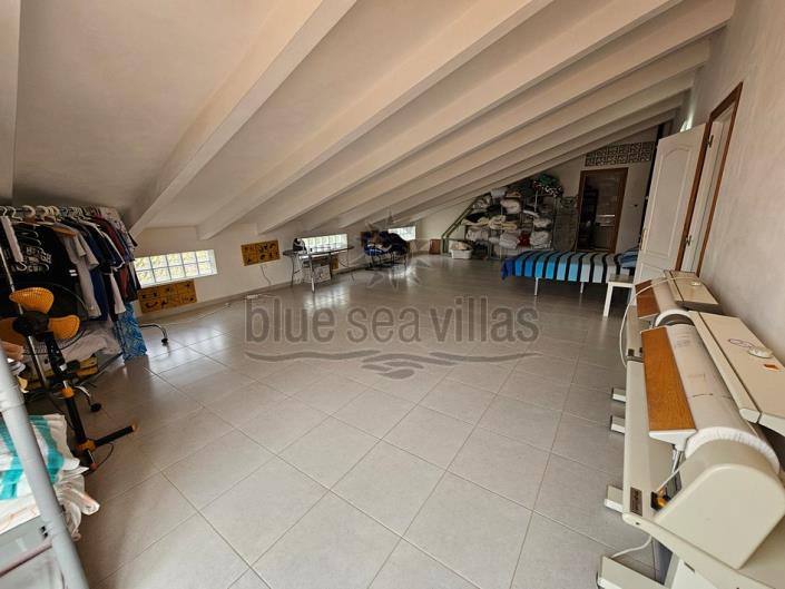 Image No.27-9 Bed Villa / Detached for sale