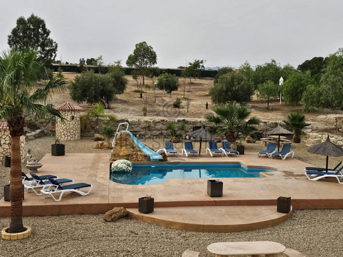 Image No.34-9 Bed Villa / Detached for sale