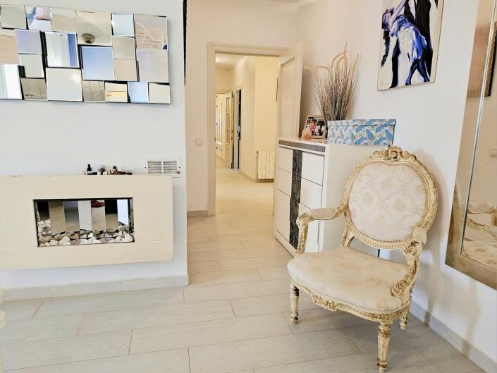 Image No.40-9 Bed Villa / Detached for sale