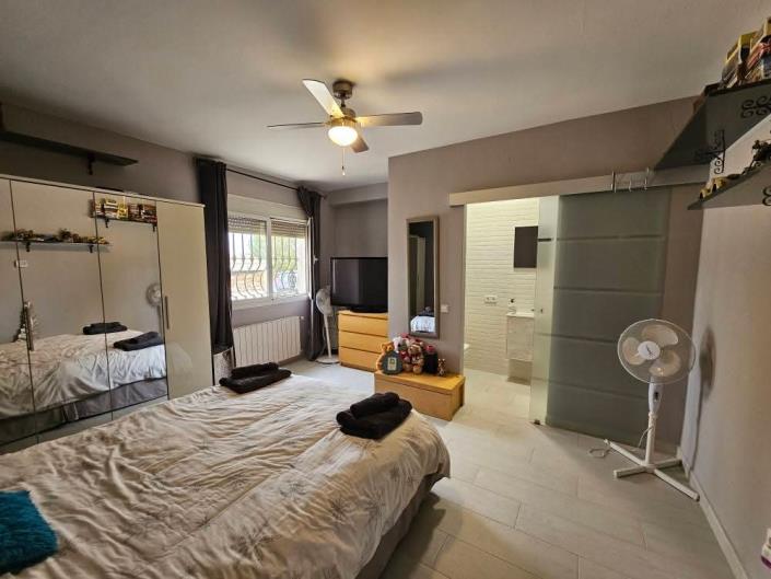 Image No.45-9 Bed Villa / Detached for sale