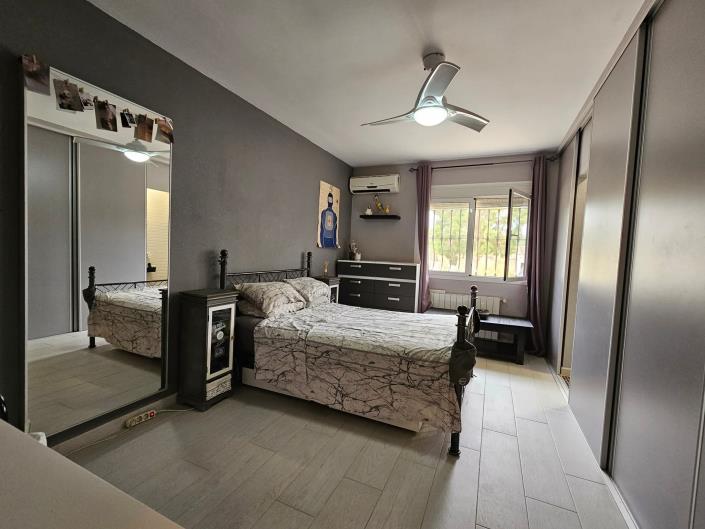 Image No.50-9 Bed Villa / Detached for sale