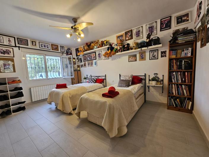 Image No.58-9 Bed Villa / Detached for sale