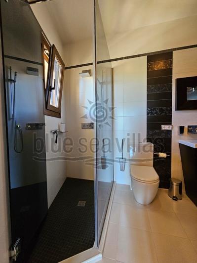 Image No.46-4 Bed Villa / Detached for sale