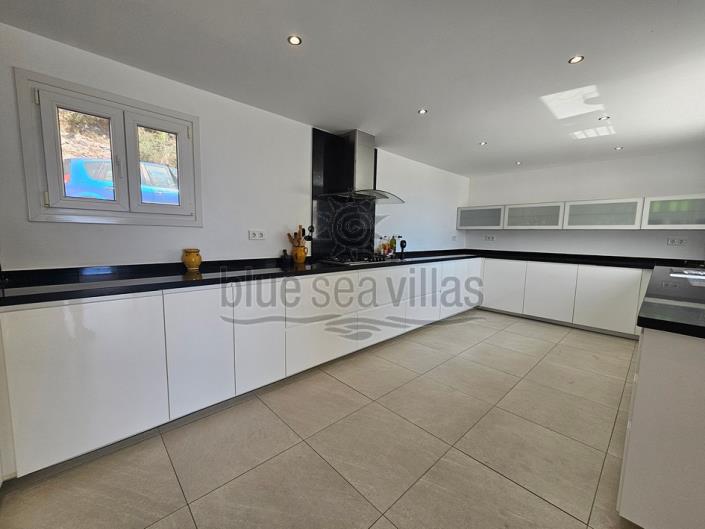 Image No.9-4 Bed Villa / Detached for sale