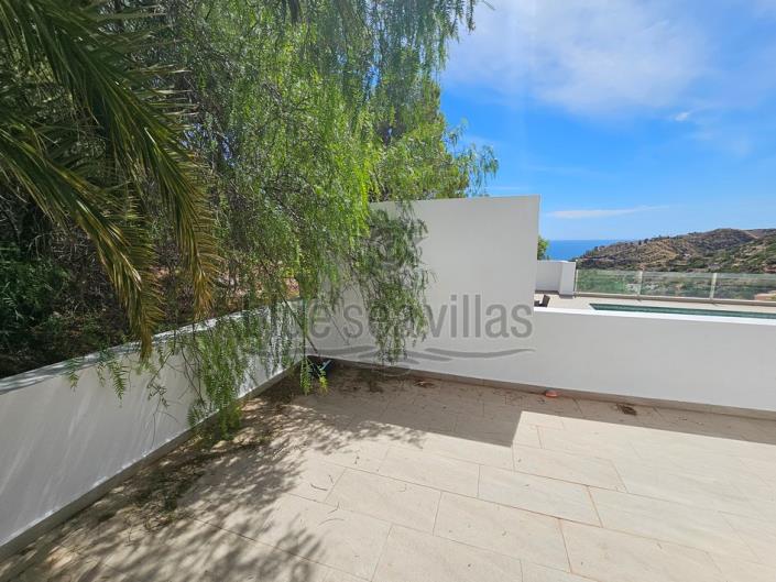 Image No.33-4 Bed Villa / Detached for sale