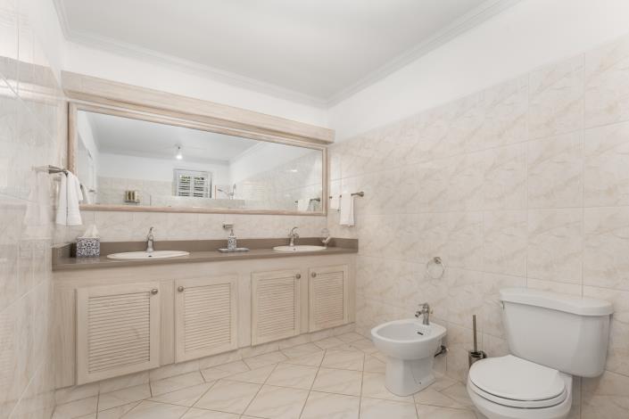 Image No.18-5 Bed Villa for sale