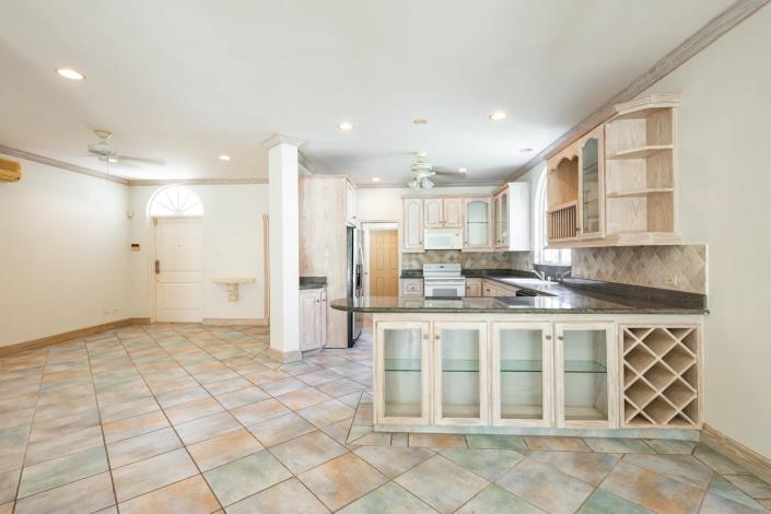 Image No.9-3 Bed Villa for sale