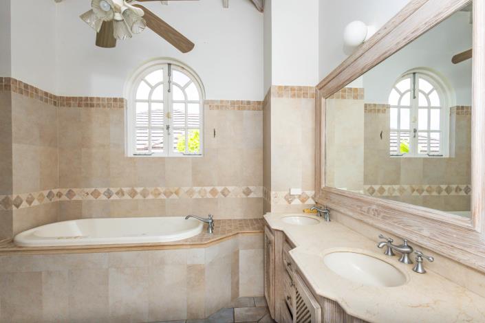 Image No.21-3 Bed Villa for sale