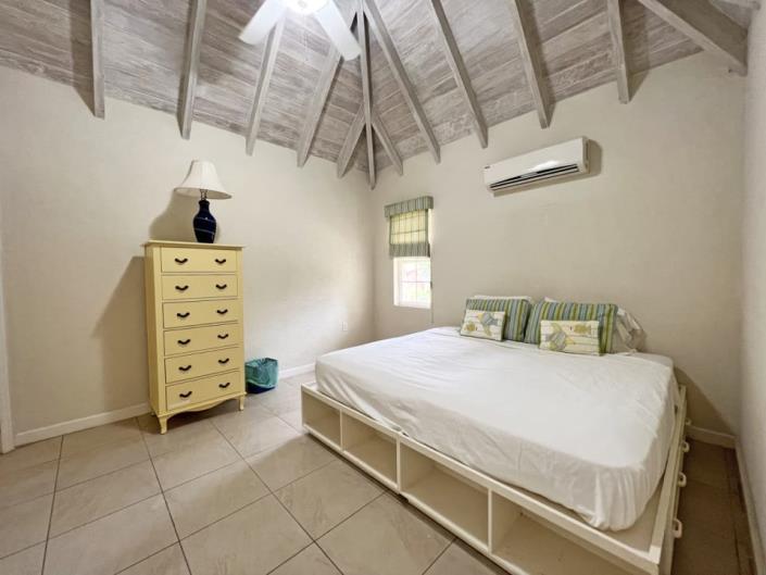 Image No.9-2 Bed Townhouse for sale