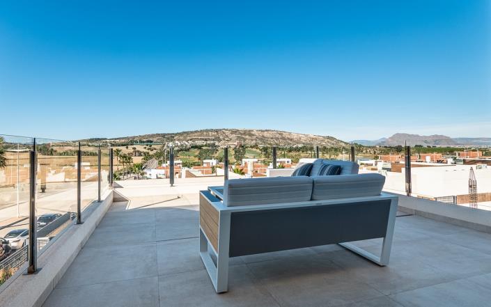 Image No.14-4 Bed Villa / Detached for sale