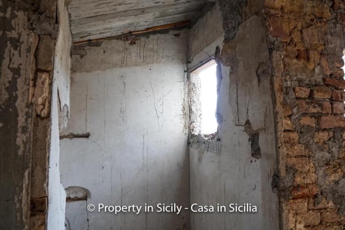 Image No.9-4 Bed Townhouse for sale