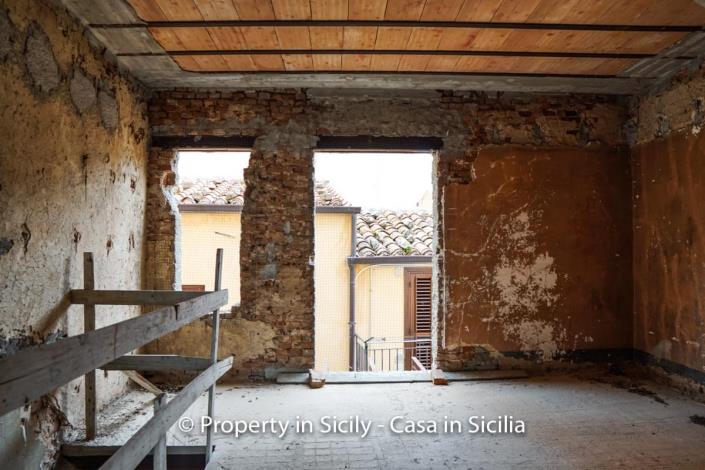 Image No.19-4 Bed Townhouse for sale