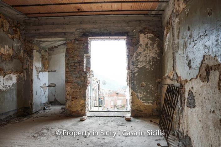 Image No.20-4 Bed Townhouse for sale