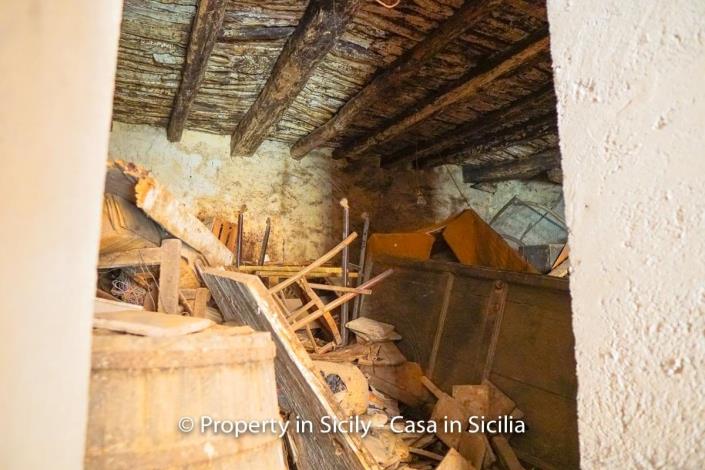 Image No.5-2 Bed Townhouse for sale