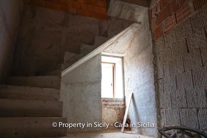 Image No.24-2 Bed Townhouse for sale