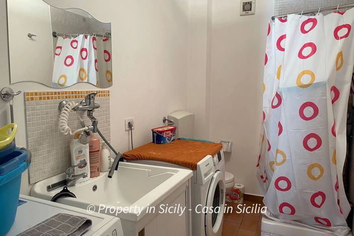 Image No.16-2 Bed House for sale