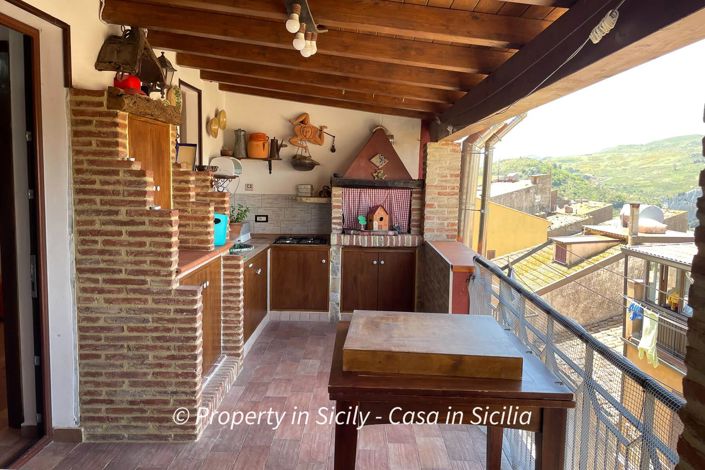 Image No.17-2 Bed House for sale