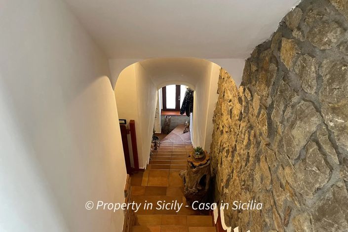 Image No.6-2 Bed House for sale