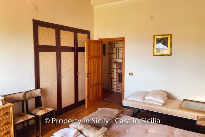 Image No.26-4 Bed Villa for sale