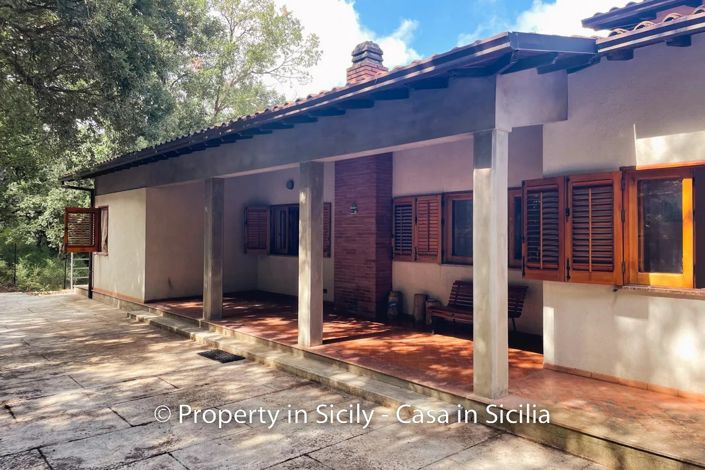 Image No.10-4 Bed Villa for sale