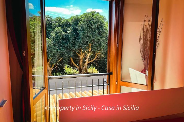 Image No.16-3 Bed House for sale