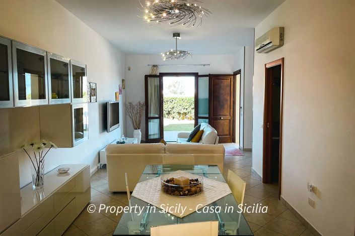 Image No.8-3 Bed House for sale