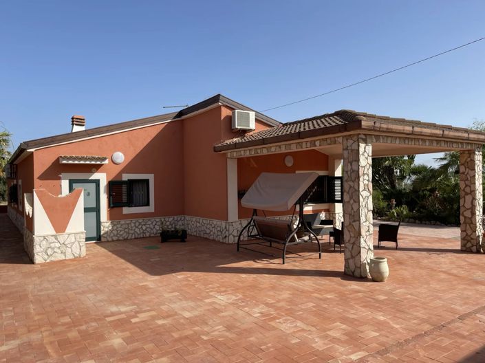 Image No.13-4 Bed House for sale