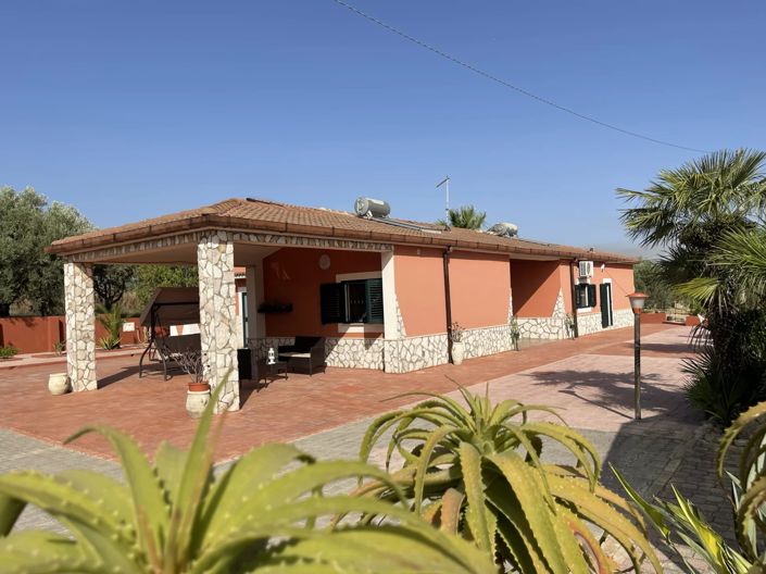 Image No.23-4 Bed House for sale