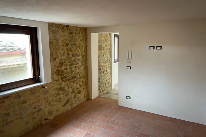 Image No.12-2 Bed House for sale