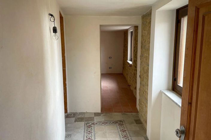 Image No.13-2 Bed House for sale