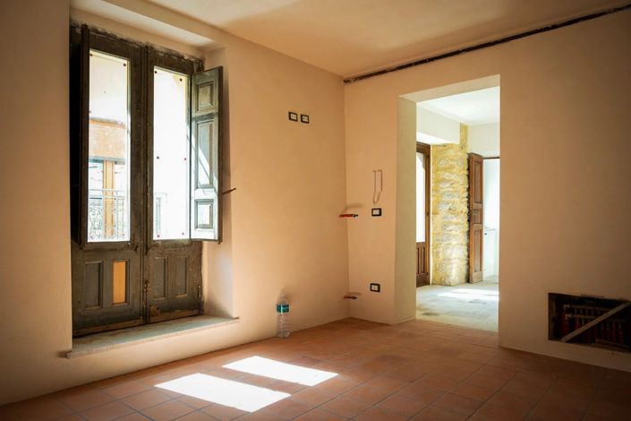 Image No.9-2 Bed House for sale