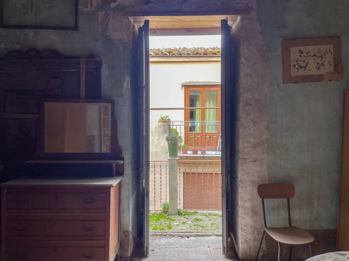 Image No.18-7 Bed House for sale