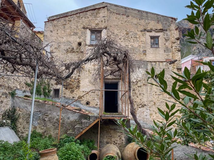 Image No.9-7 Bed House for sale