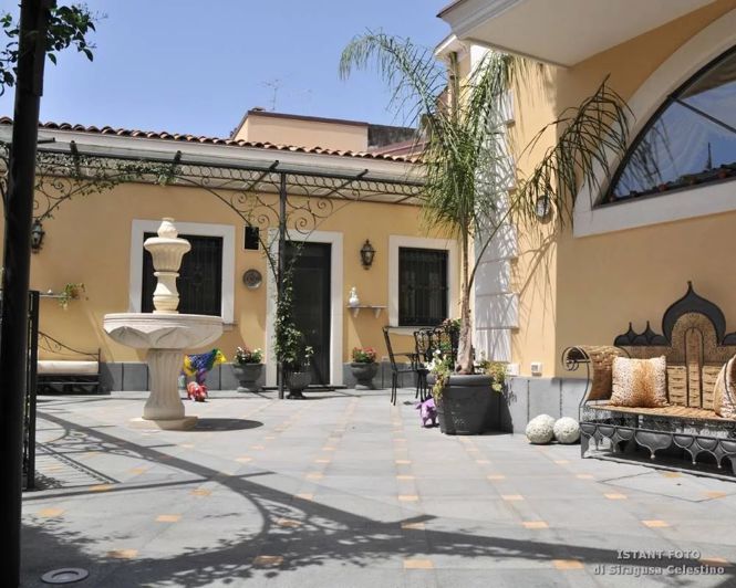 Image No.14-10 Bed Villa for sale