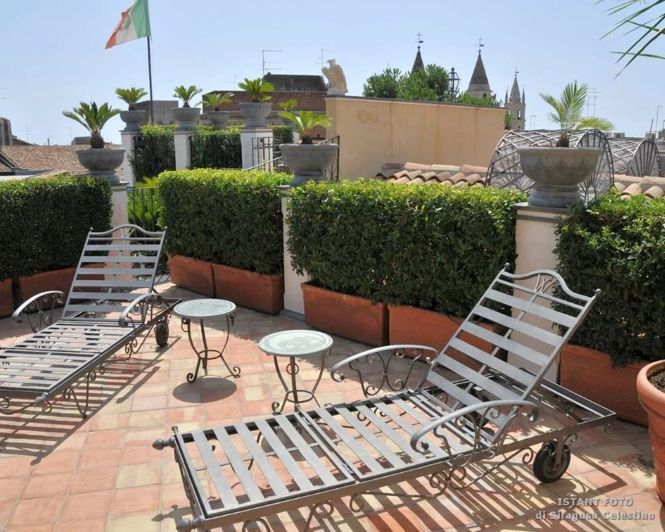 Image No.17-10 Bed Villa for sale