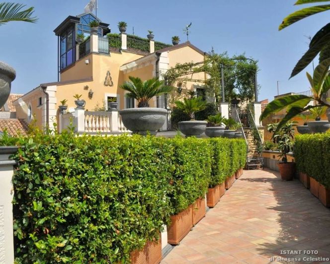 Image No.2-10 Bed Villa for sale