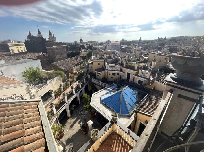 Image No.6-10 Bed Villa for sale