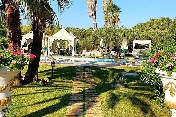 Image No.5-10 Bed Villa for sale