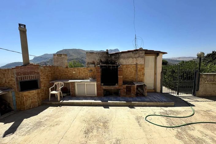 Image No.22-3 Bed Apartment for sale