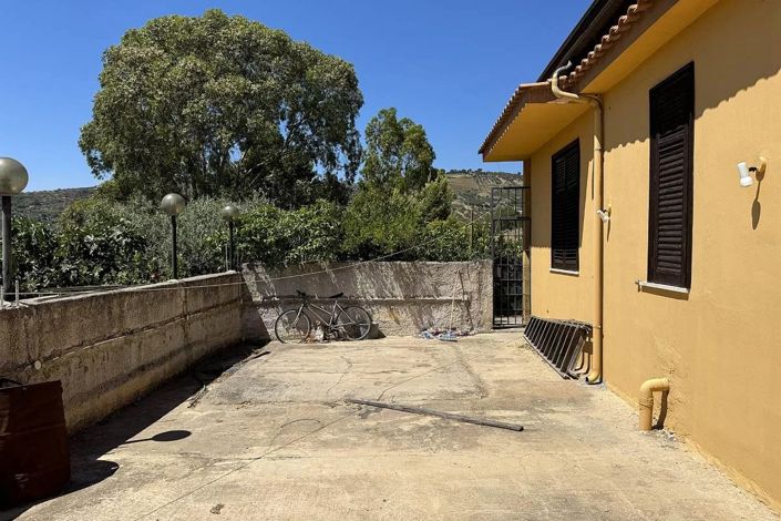 Image No.25-3 Bed Apartment for sale