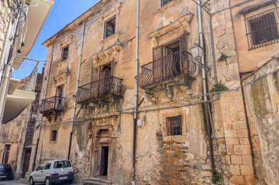 1 - Collesano, House