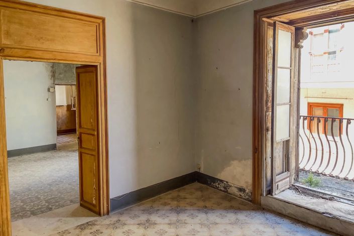 Image No.17-5 Bed House for sale