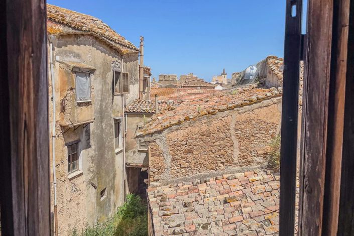 Image No.18-5 Bed House for sale