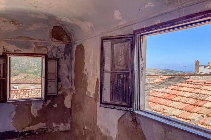 Image No.21-5 Bed House for sale