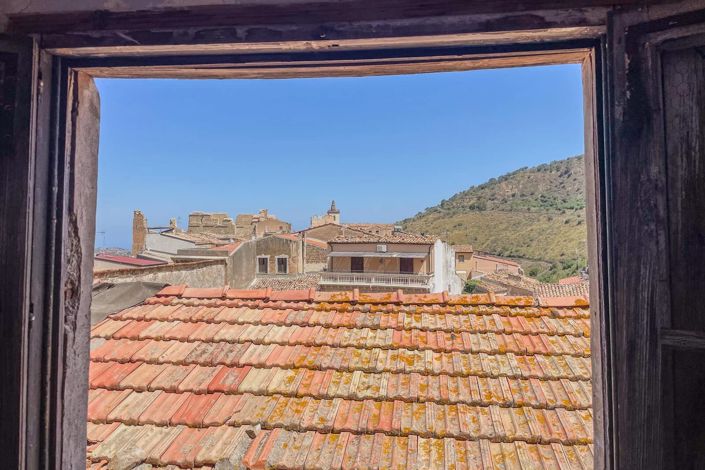 Image No.23-5 Bed House for sale