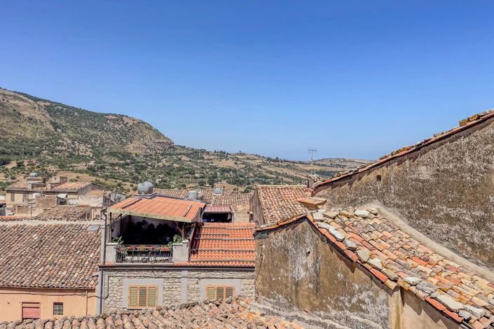 Image No.24-5 Bed House for sale