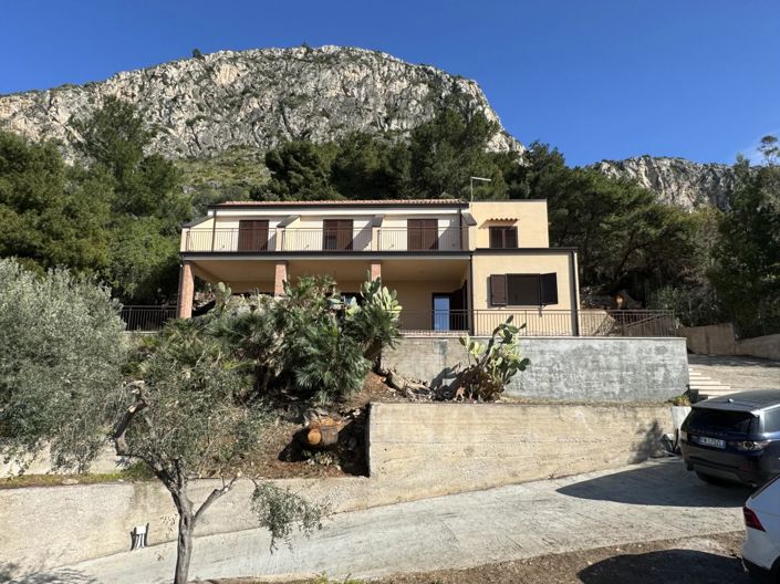 Image No.3-4 Bed Villa for sale